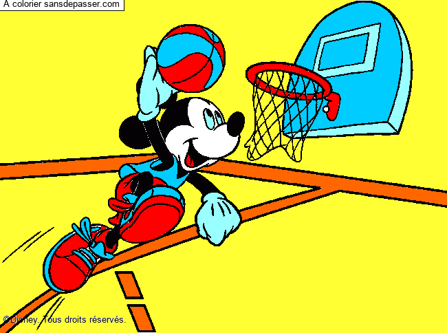 Mickey joue au basketball par un invité